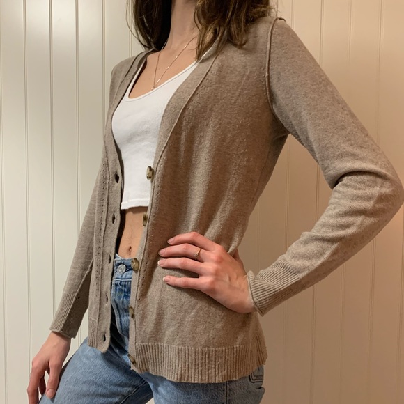 Women’s Light Weight Cardigan - Picture 2 of 7